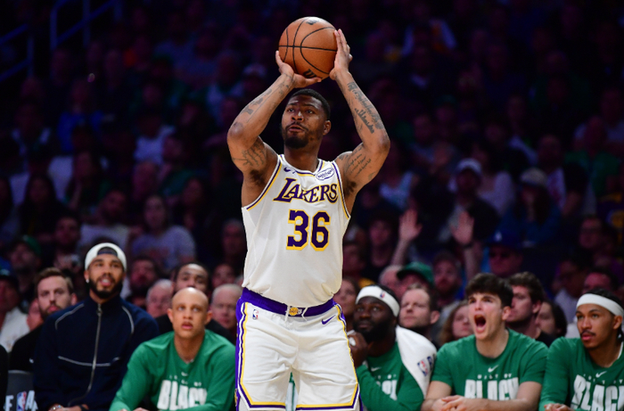 斯玛特防守蜕变重塑湖人防守体系