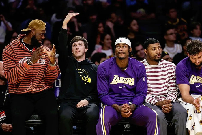 湖人主帅雷迪克过度使用核心球员引管理层不满